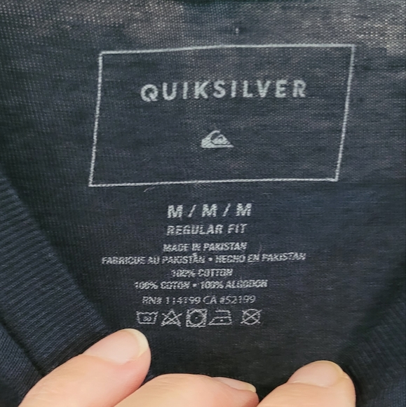 Quicksilver long sleeve t-shirt - Picture 2 of 3